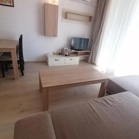 Apartament Em Kristal *