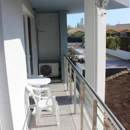 Em Kristal Apartament *