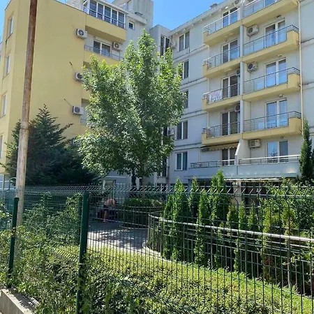 Em Kristal Apartament Nesebăr