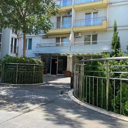 Em Kristal Nesebăr